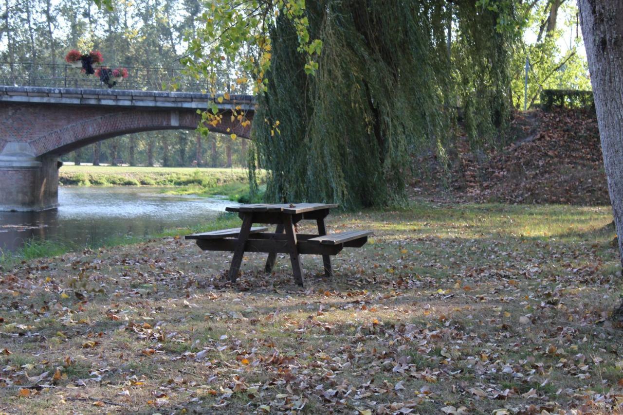 Chez Santia Villa Brinon-sur-Sauldre Buitenkant foto